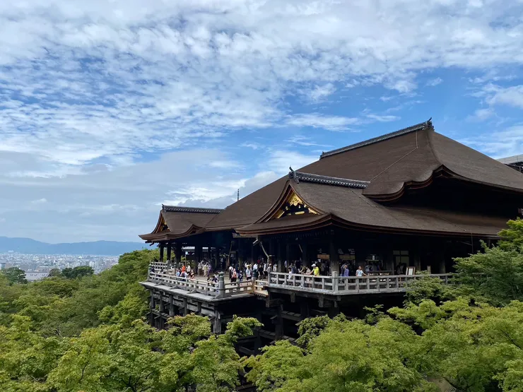 好像就是為了看施工完畢的清水寺而再訪。