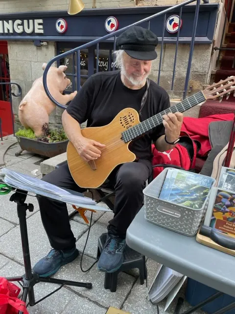 街頭吉他演奏家: Paul ,他會不會是下一個 *Liona Boyd?