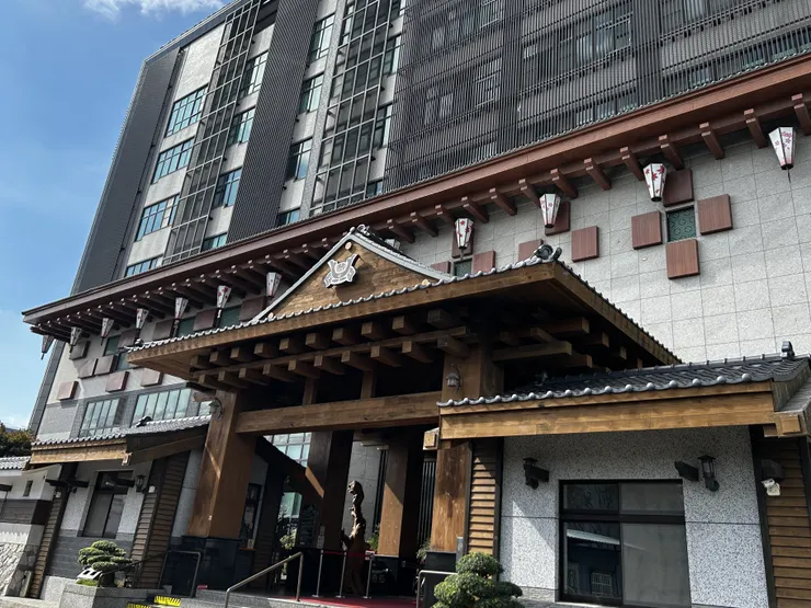 手信霧影城大門