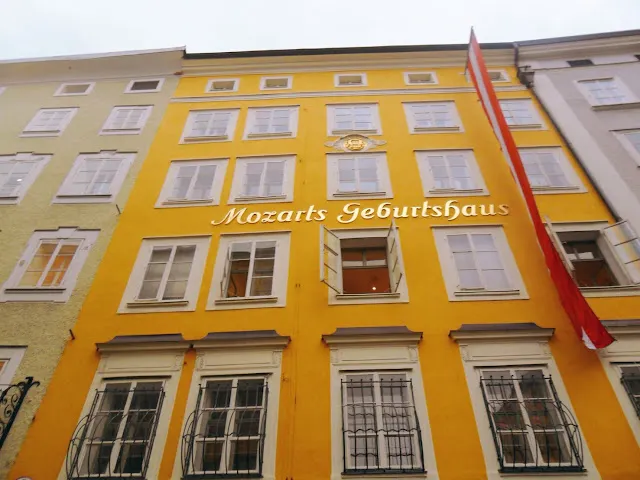 薩爾斯堡必去景點莫札特出生地 Mozart's Birthplace 黃色小屋