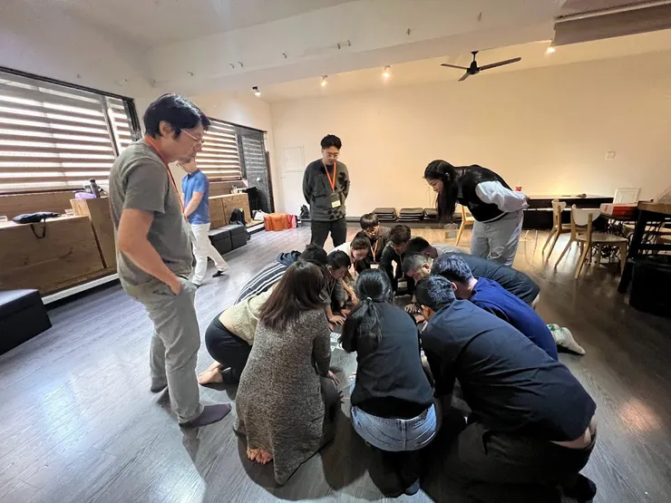 透過體驗教育課程讓團隊挑戰相同目標，凝聚向心力