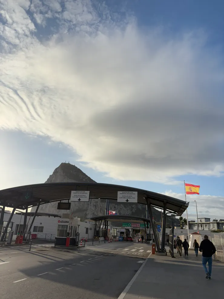 西班牙跟英國之間的海關