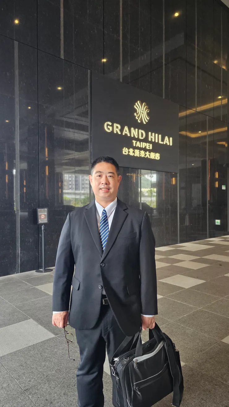 和台北漢來大飯店的LOGO合照是一定要的!