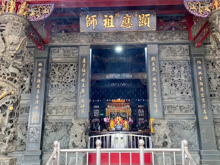 精華的浮雕工藝（圖片截圖於網路）