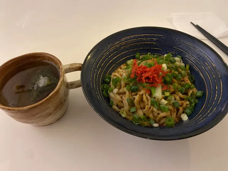 友人店內的招牌拌麵一吃就愛上了