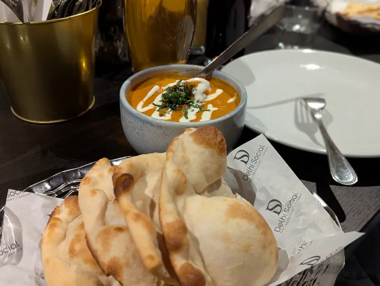 印度料理，九點開始的晚餐又讓人想睡覺，實在是好洋派的作息。