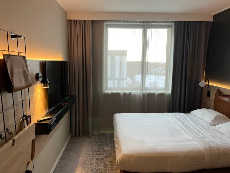 柏林機場慕奇夕酒店(Moxy Hotel)客房