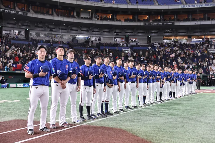 今天幫美國跟台灣集氣!(圖片來源:中華職棒)