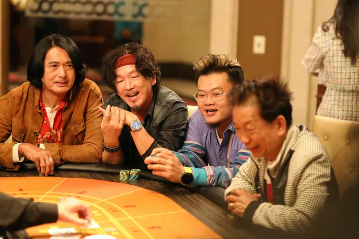 輩份不同的周潤發、廖啟智與白只演「沙煲兄弟」，令人出戲