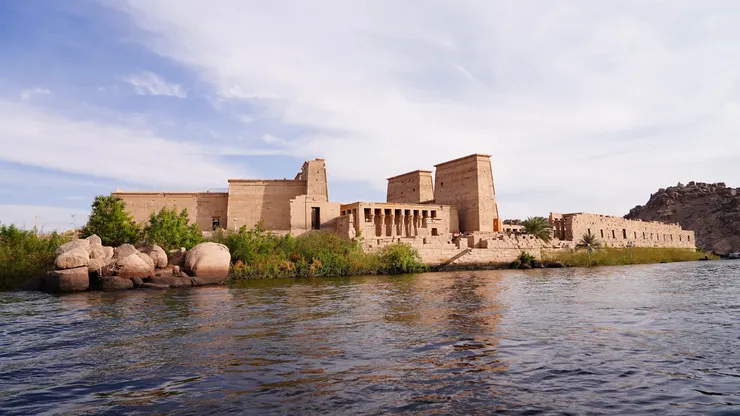 菲萊神廟現址在阿吉勒基亞島上