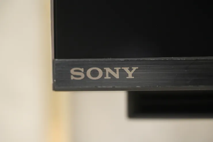 不過外型而言,比較有點意見,下面為何要多一個長條…雖然不是太醒目,但還是覺得要必要這樣設計嗎?