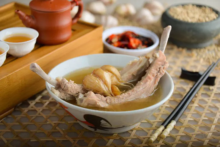 該店招牌肉骨茶之一:發傳人肉骨茶(圖片來源:店家官網)