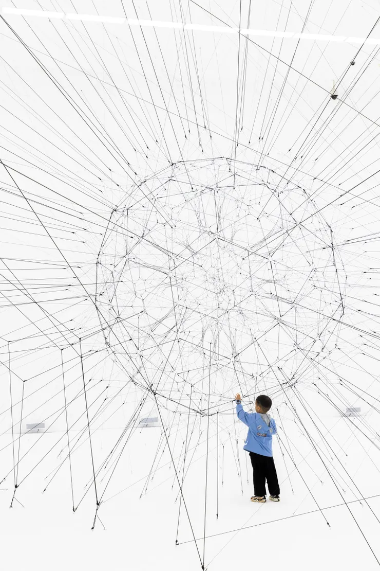〈算法．韻律〉（Algo-r(h)i(y)thms） 2024,Studio Tomás Saraceno
