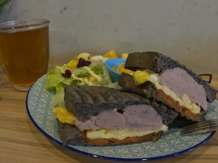 整份早午餐是214元。