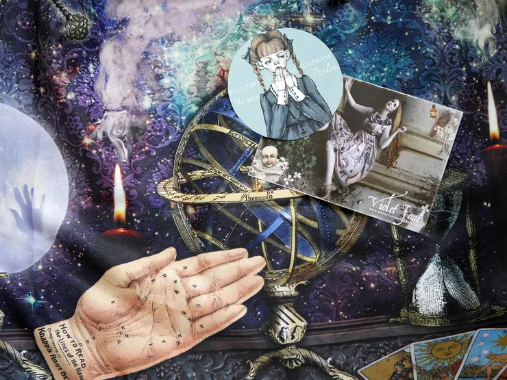 2017年時收到裙子的實拍，包裹附有人形師 JSK 的明信片和捨不得拿來用的插畫貼紙。