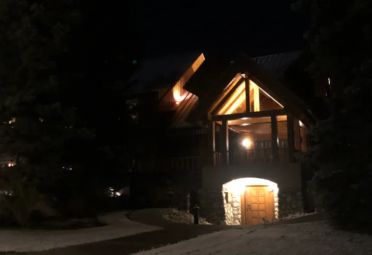 天還沒亮就出門