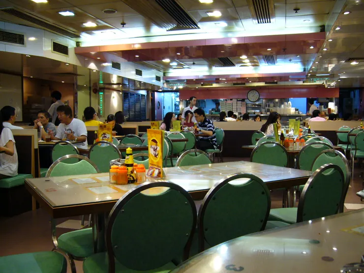 一看到照片，濃濃的港式茶味便飄進腦海，不知時至今日是否依然如此？