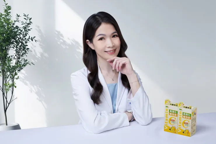 圖說：上瀧生技專業團隊研發，吃出健康好氣色。（圖為家醫科林儀蒂醫生／上瀧生技提供）
