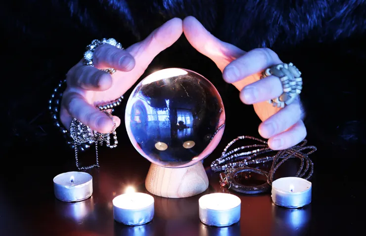 通靈人「看」到的碎片，加入自己主觀的解讀，再用語言解釋出來，當中的資訊會大量流失，與宇宙真相相距甚遠。