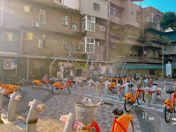 東門溪綠道的bike站點,特別的壯觀