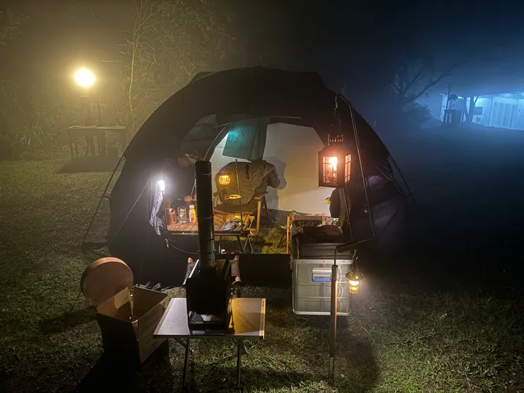 Ventlax 半球帳裡面住著montbell月光帳。