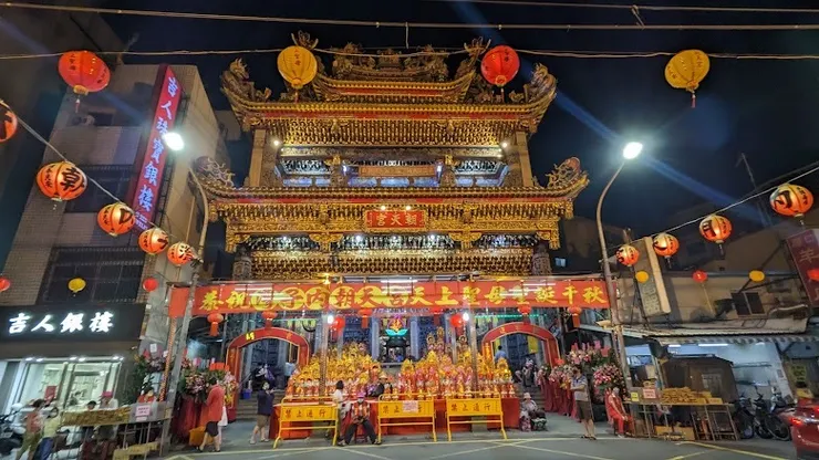 夜間照明光亮(圖片截圖於網路)