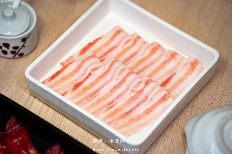 [礁溪火鍋吃到飽]樂樂壽喜燒日式鍋物放題，火鍋吃到飽538元起，無限量供應現切原肉、蔬菜車、冰淇淋，礁溪火車站附近美食餐廳，附最新吃到飽價位