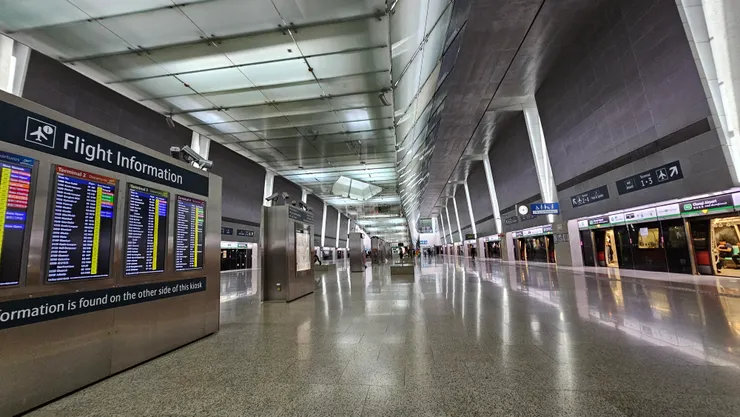 新加坡樟宜機場地鐵站的挑高設計我真的很喜歡!