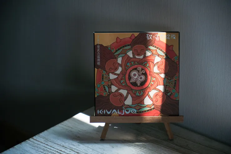 來自北大武山的排灣族美聲天籟「TBT泰武古謠傳唱」，睽違四年推出全新專輯《Kivaljuq - 歌，正在綻放》。 （圖／風潮音樂　提供）