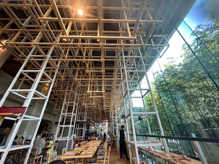 有設計感但又簡約的用餐空間（別府）