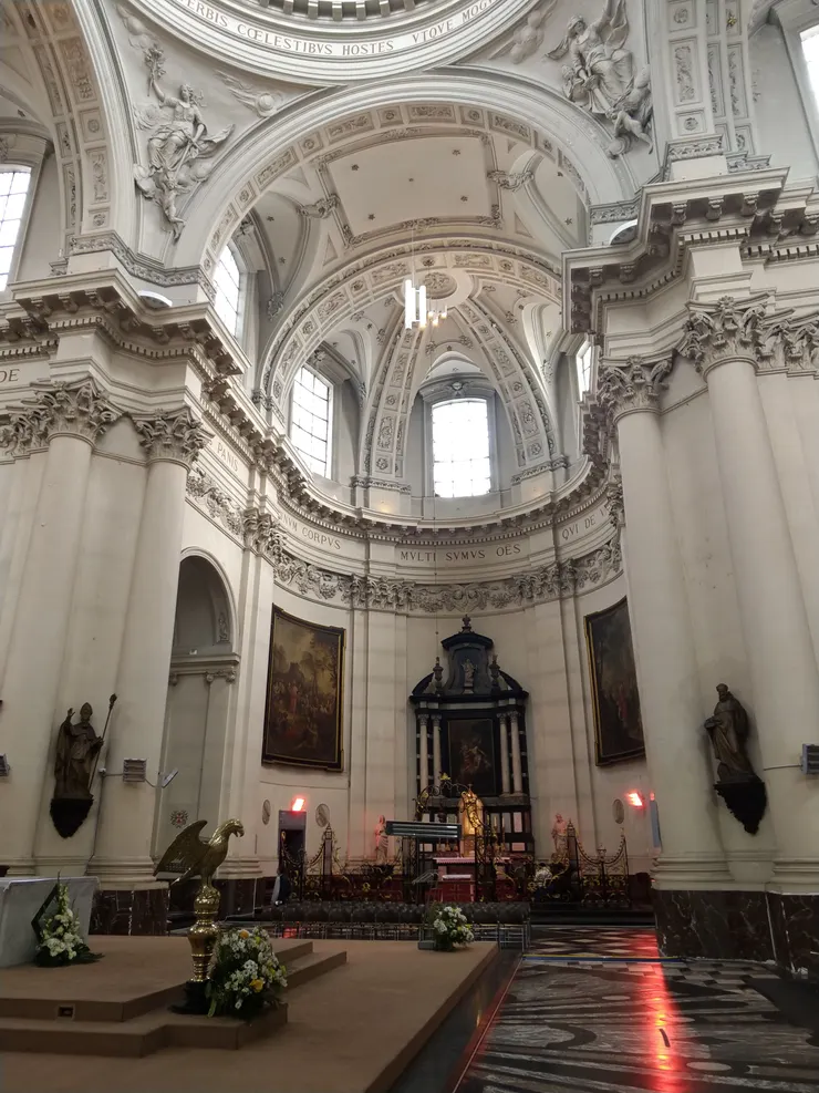 雖不華麗但卻十足莊嚴肅穆