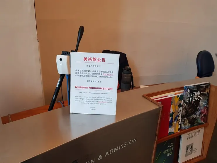 背包是否需要寄物的標準不一。攝影：UX.Debugger。