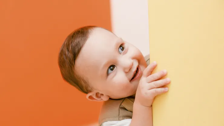 由於過小的孩子有許多影響行為表現的因素,不適合過早進行觀察。