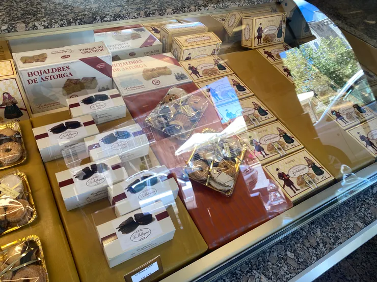 好吃的百年甜點,雖然google評論不是很好,意外的很好吃。