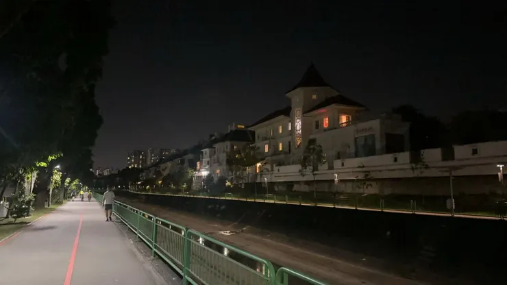 慢跑其實是為了欣賞沿途的豪宅