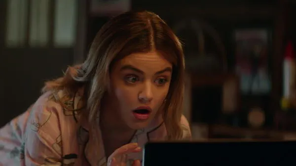 《像你這樣的好女孩》劇照，露西第一次看到Ａ片的樣子