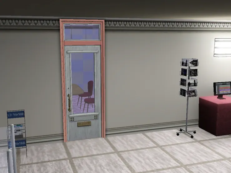 繞過扶手梯便到達粉紅色小房。