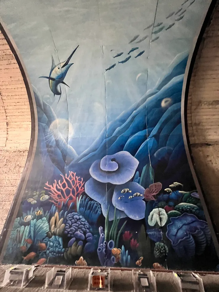 靠自行車停駐場那邊有彩繪