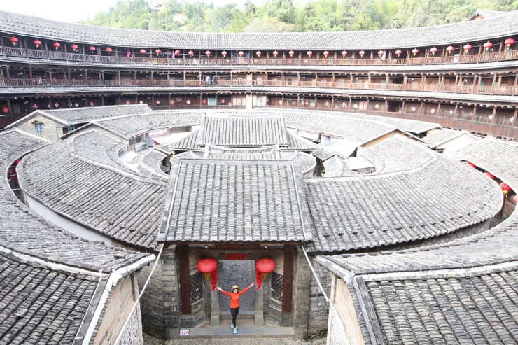 圓中圓、圈套圈的𠄘啓樓