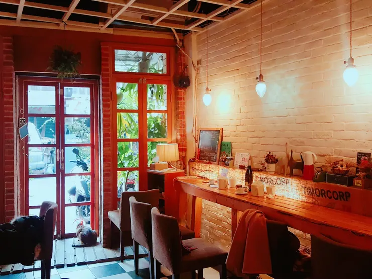 從前的摩德年代一樓，已改為販售選物，禁止攝影囉！