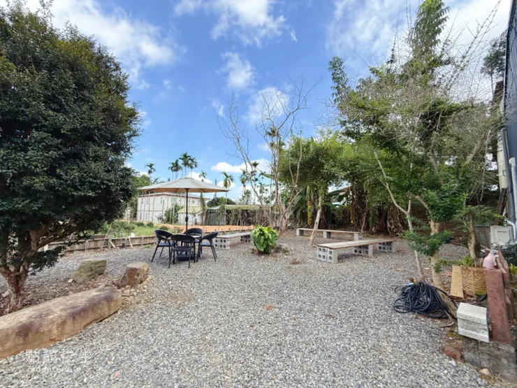 魚光姚烤麵包魚池店 旁邊的空地