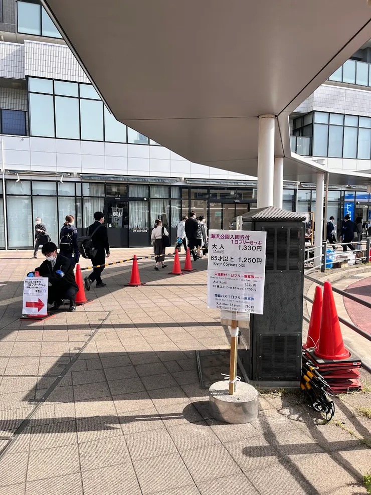 公車候車處前