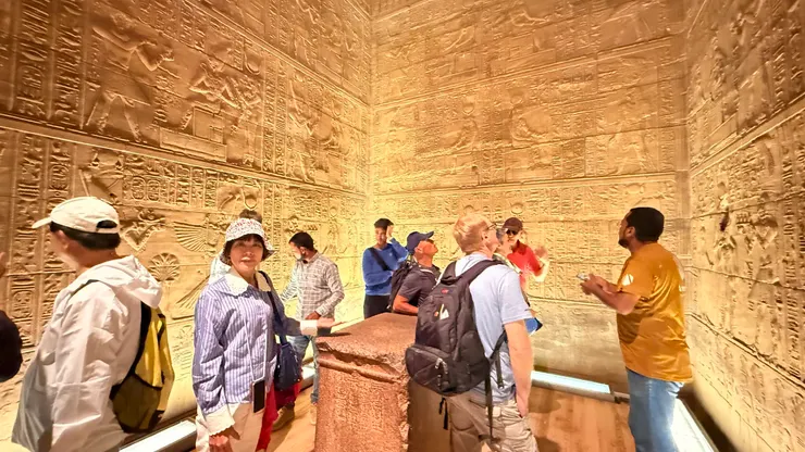 至聖所的雕像和聖船，分別被送到法國羅浮宮和義大利佛羅倫斯。