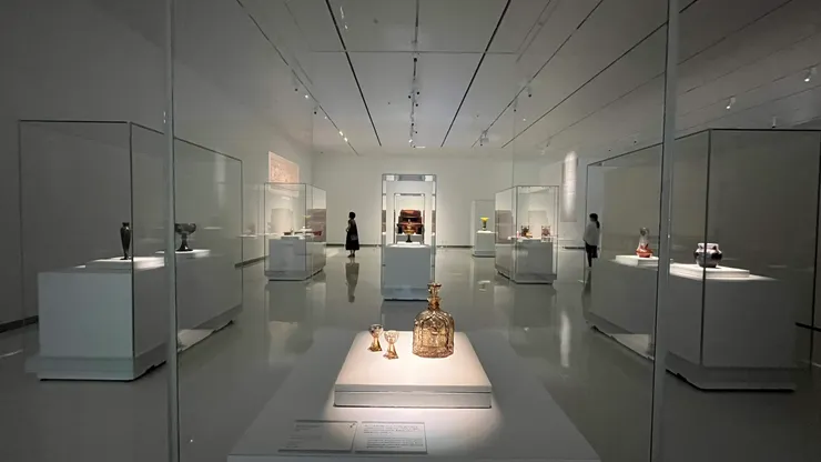 沒有了柱子，展示可以更全面。