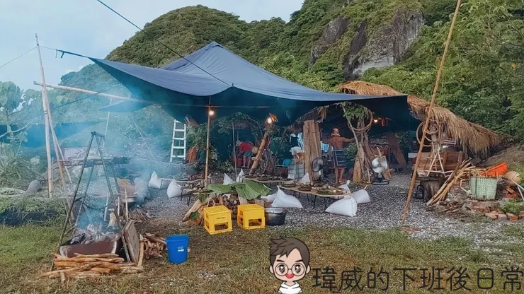陶甕百合春天 位於豐濱一角的戶外用餐餐廳 可以看見採用戶外搭棚的方是在大自然中用餐