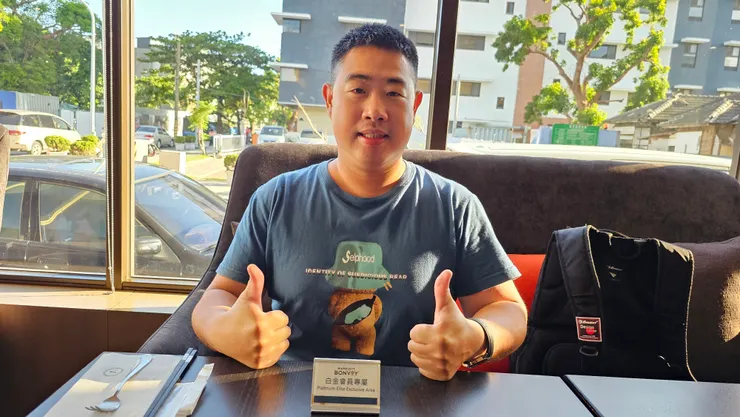 我和老爸在台東桂田喜來登酒店享用早餐!飯店安排我們坐在萬豪集團白金會員專屬餐桌用餐!超尊榮!