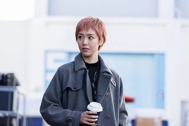 偷渡一下唐田英里佳，自從復出後，從極惡女王、玻璃之心以及獨立電影看的出來在髮型上刻意揮別過往的黑長直造型，希望她能慢慢走出自己的路!