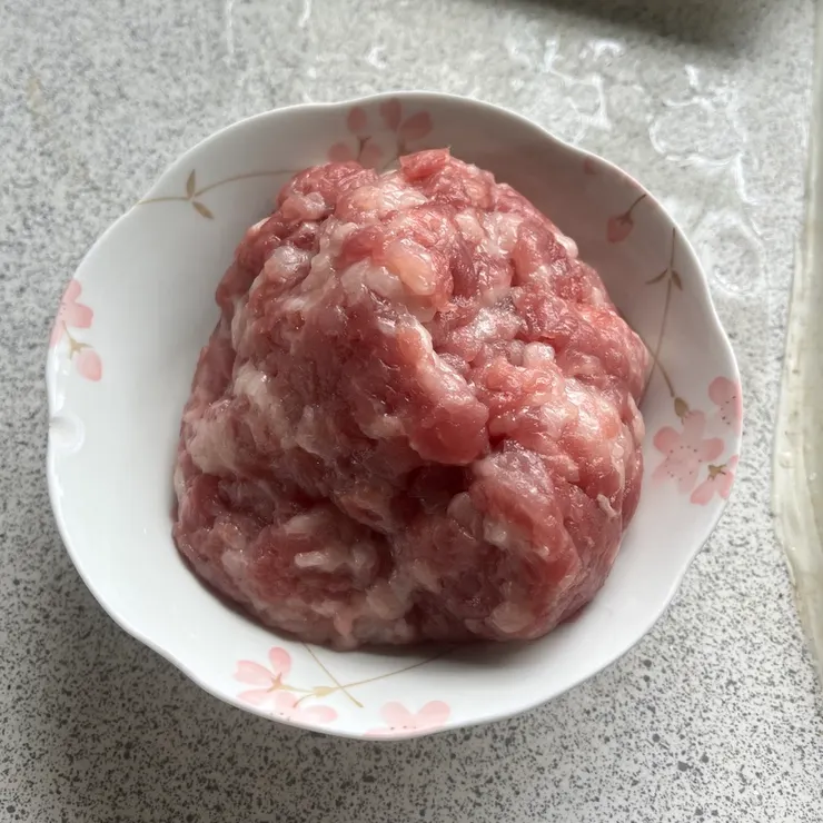 用來炒的豬絞肉份量,可以再少點沒問題