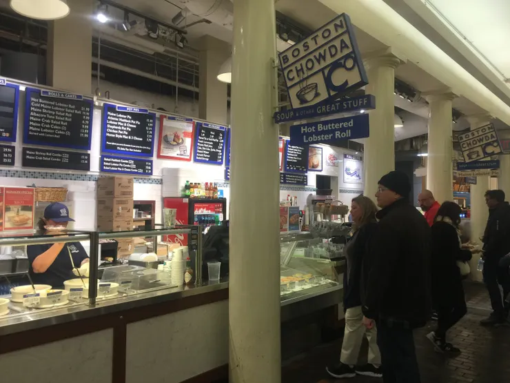 1987 年創立至今的人氣名店 Boston Chowda，多年被評選為波士頓最佳巧達湯和龍蝦堡