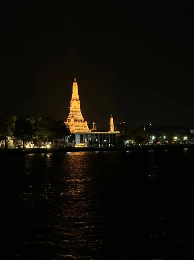 夜晚時分的鄭王廟